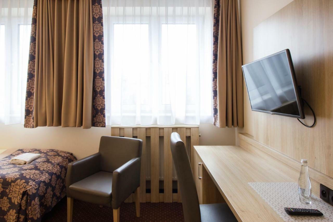 Motel Db2000 Biłgoraj エクステリア 写真