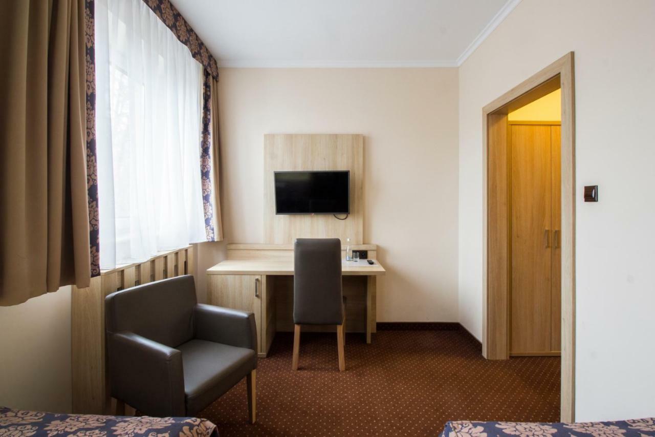 Motel Db2000 Biłgoraj エクステリア 写真